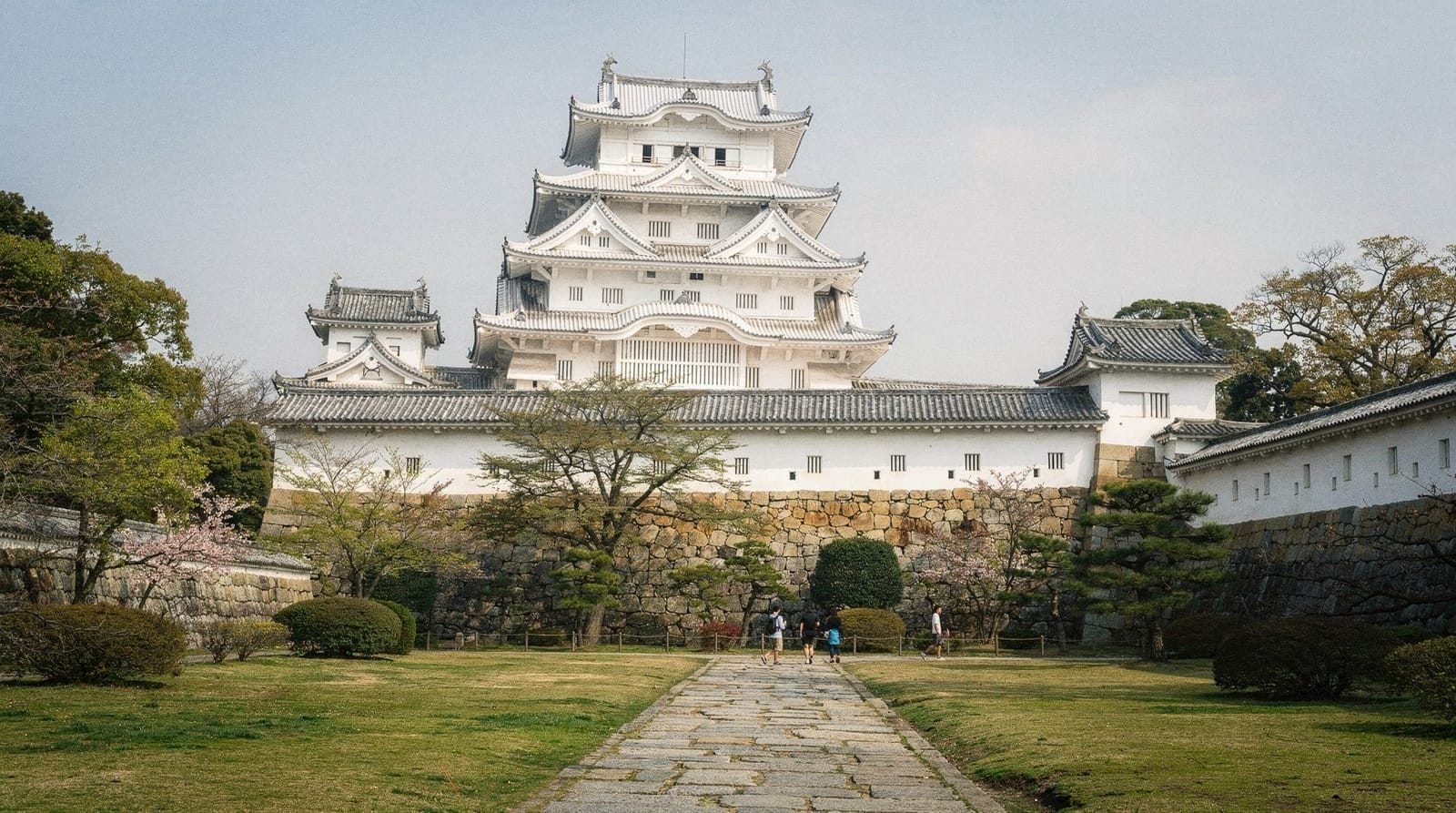 Osaka to Himeji day trip guide — A practical Osaka to Himeji day trip plan — JR versus Shinkansen options, how mu