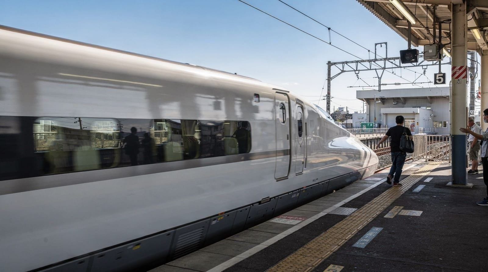 Osaka to Kyoto transport guide — Every train between Osaka and Kyoto compared — JR Special Rapid, Hankyu Kyoto Li