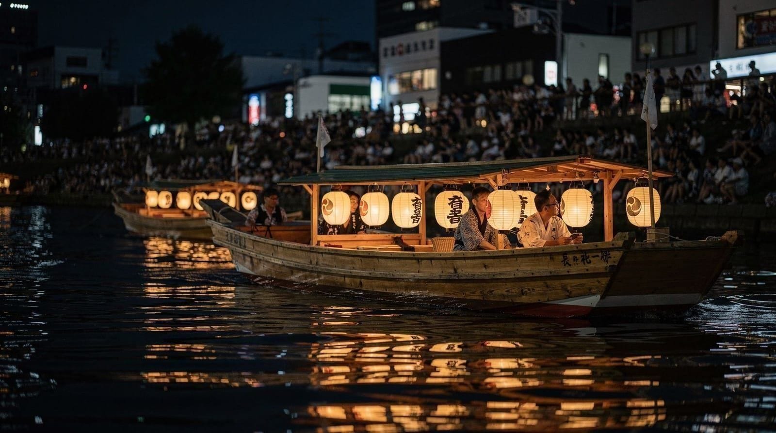 Tenjin Matsuri, Osaka's biggest festival — Guide to Tenjin Matsuri, Osaka's largest festival — the boat procession, firewor